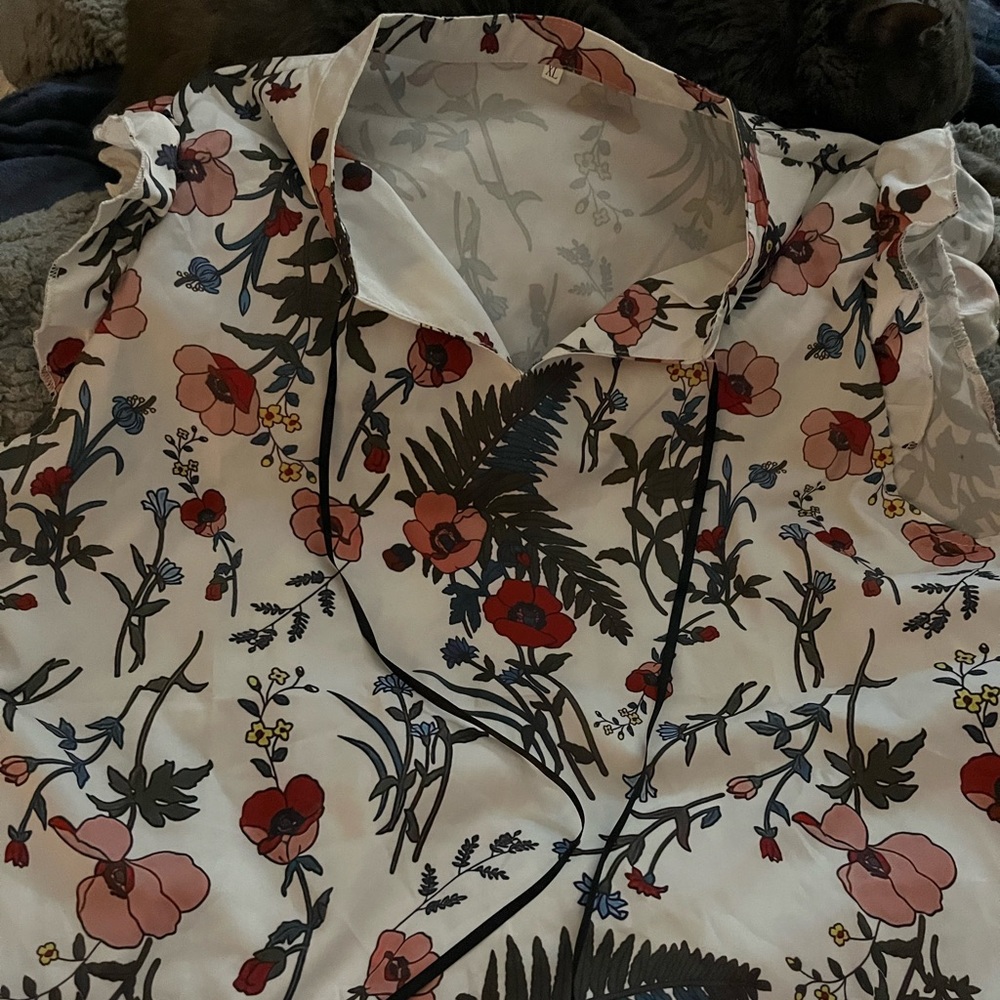 Floral sleeveless shirt